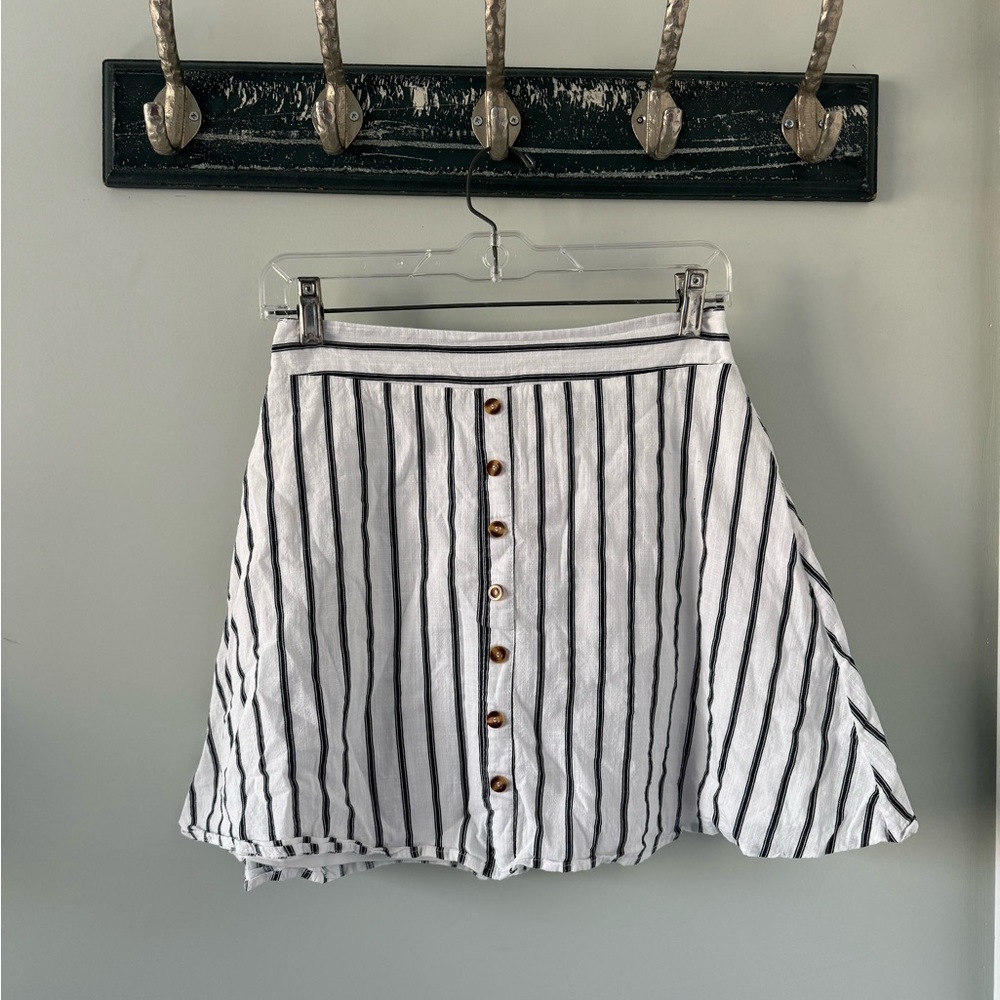 stripped white mini skirt
